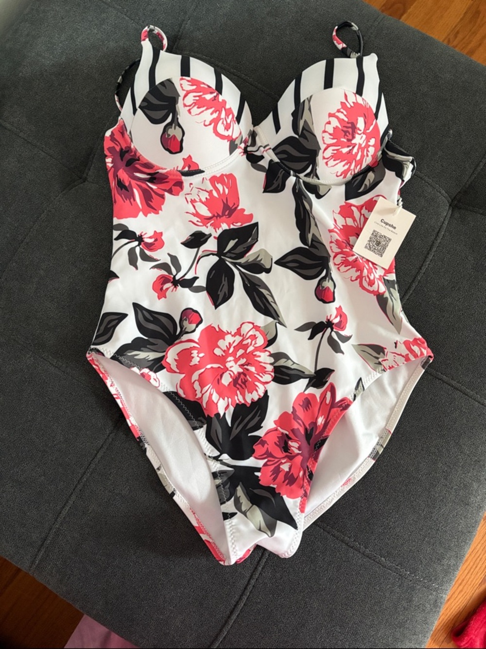 Cupshe One-Piece Swimsuit with Pink Floral  this a regular size large not kids